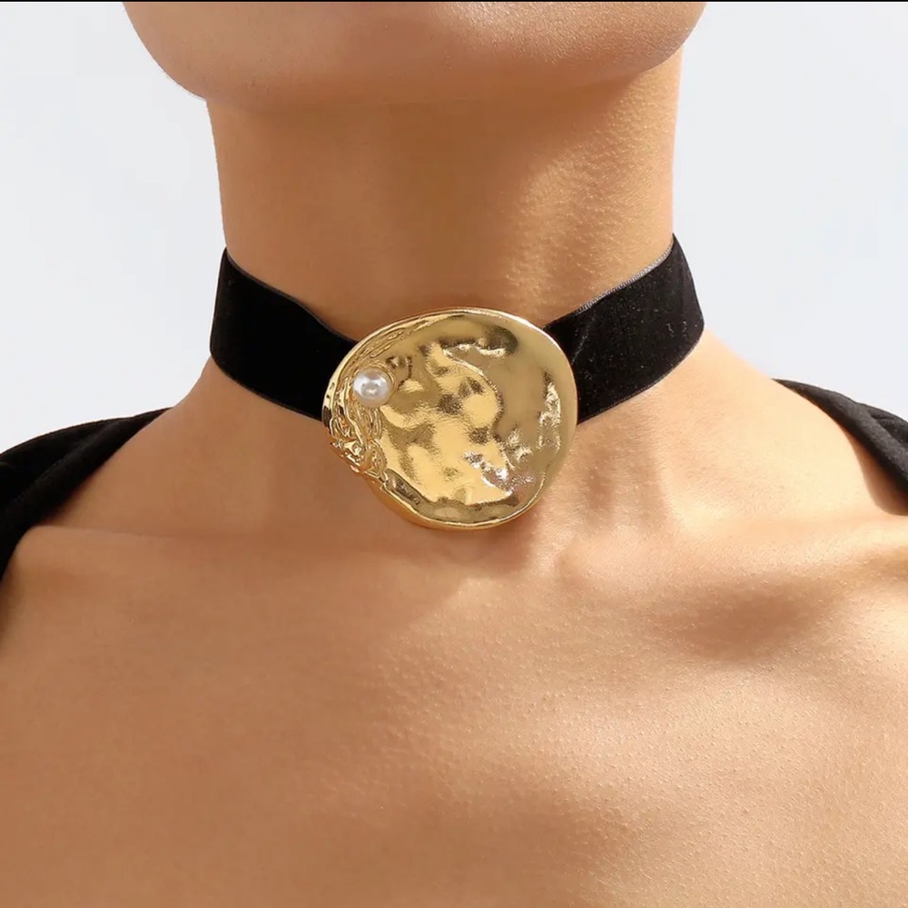 NEW Edgy Gold Black Choker Necklace